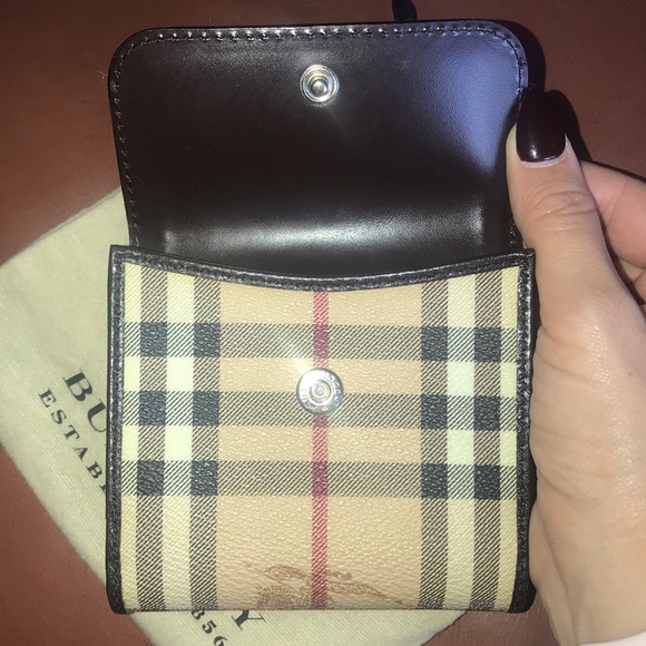 Burberry Haymarket Check Medium Wallet - Picture 5 of 6